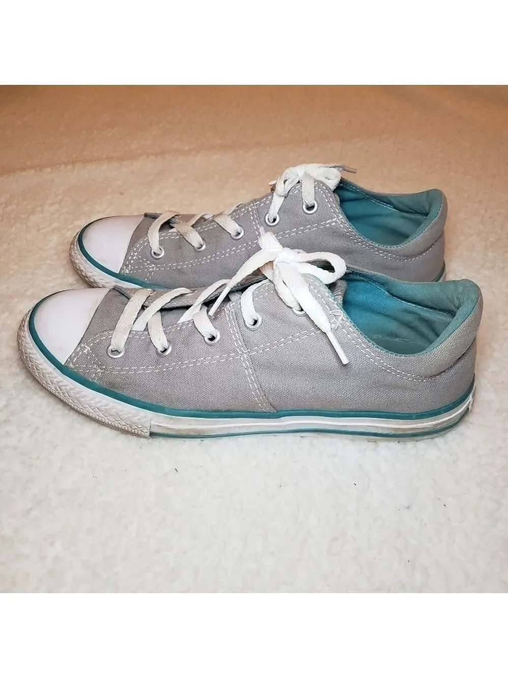 Girls converse all star shoes